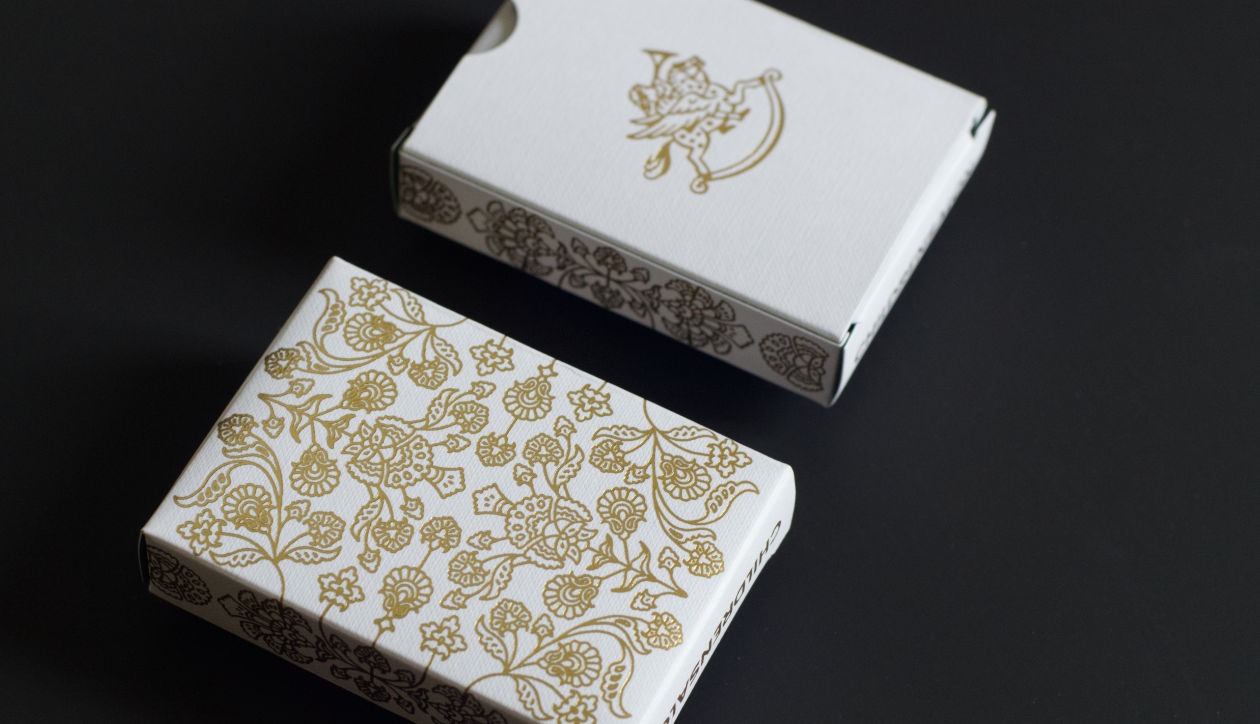 childrensalon ornate gold foiled playing card tuckbox with metallic green inside