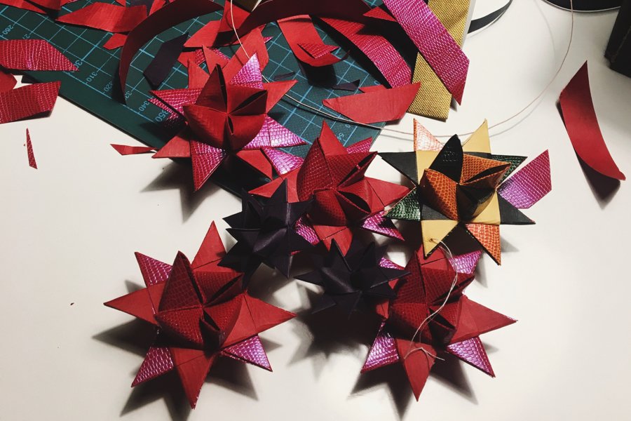 You are currently viewing Our Offcuts Upcycled Into Fröebel Christmas Star Decorations